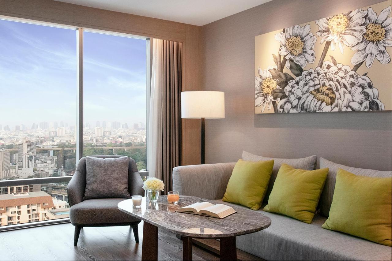 Sivatel Bangkok Hotel Exterior photo Living room