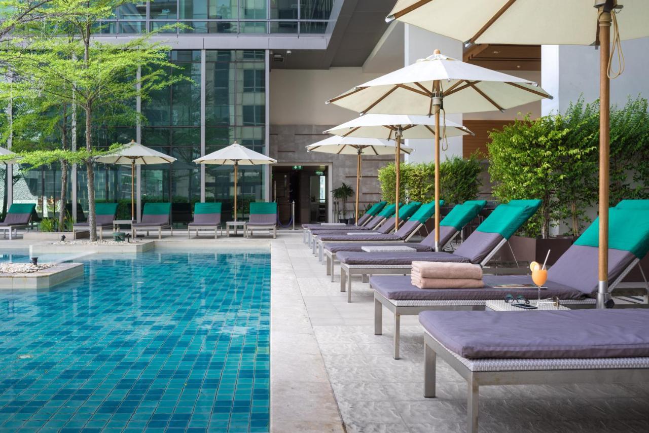 Sivatel Bangkok Hotel Exterior photo The swimming pool at the hotel